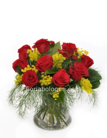 Bouquet di roselline  con mimosa